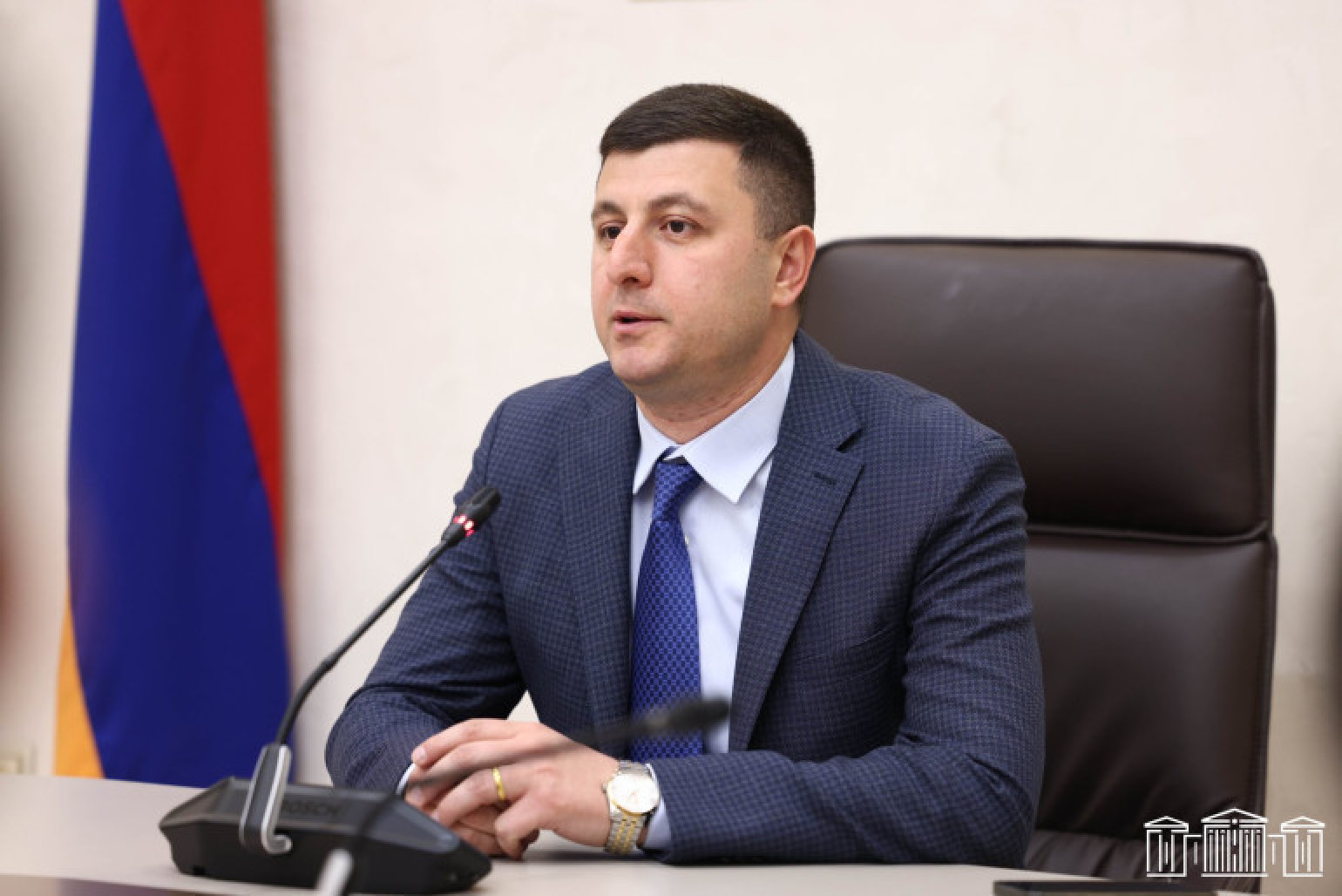 Իշխանության առաջին պլանի ակտորները` նախօրեին ԱԳ նախարարի դեմքով, շարունակում են պնդել, որ ՀՀ Սահմանադրությունն Ադրբեջանի պահանջով չեն փոփոխում․ Աբրահամյան